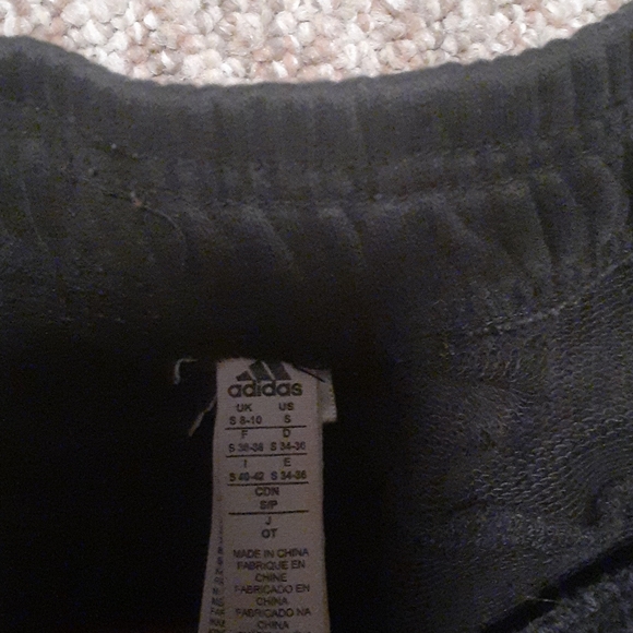 Adidas Swetapants SIZE S - Picture 3 of 3